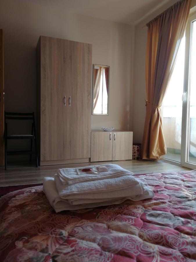 Full Rooms Κιουστεντίλ Εξωτερικό φωτογραφία